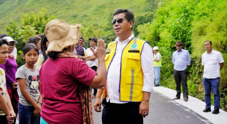 Jalan Menuju Bage Nagori Ujung Saribu Diperbaiki, Sarintan Sideang : "Terimakasih Pak Bupati Simalungun"