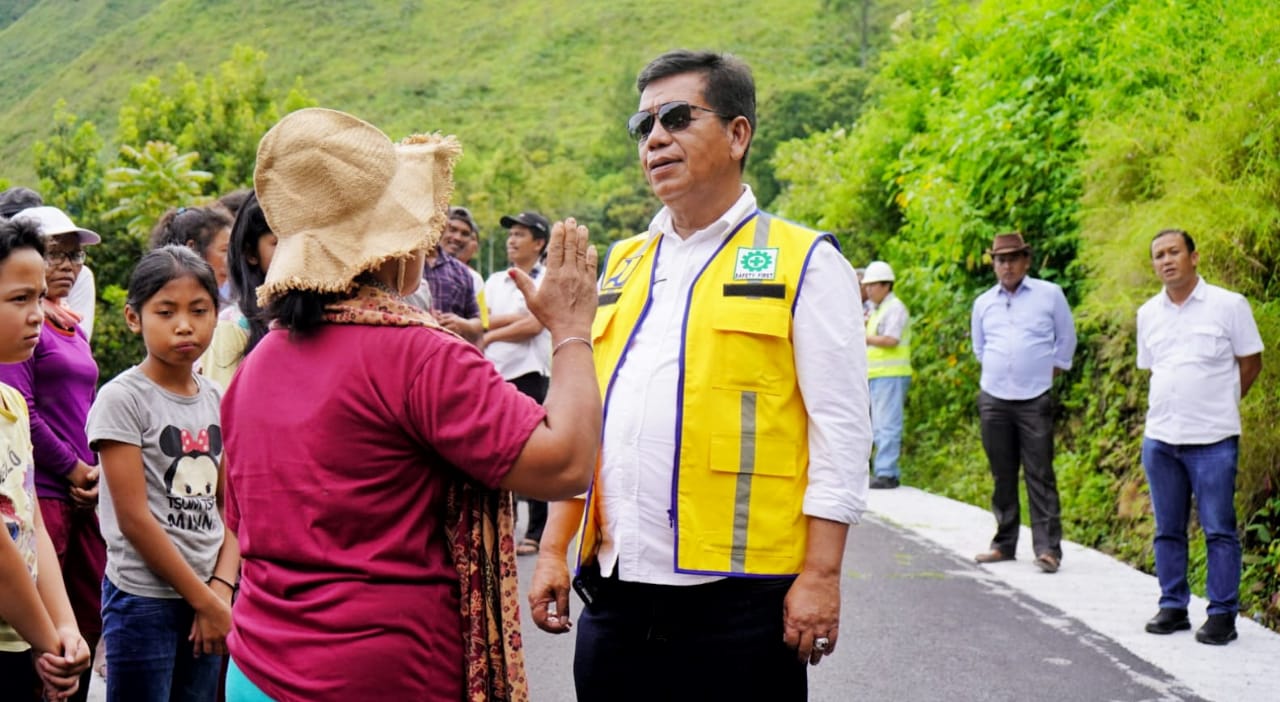 Jalan Menuju Bage Nagori Ujung Saribu Diperbaiki, Sarintan Sideang : "Terimakasih Pak Bupati Simalungun" Jalan Menuju Bage Nagori Ujung Saribu Diperbaiki, Sarintan Sideang : "Terimakasih Pak Bupati Simalungun"