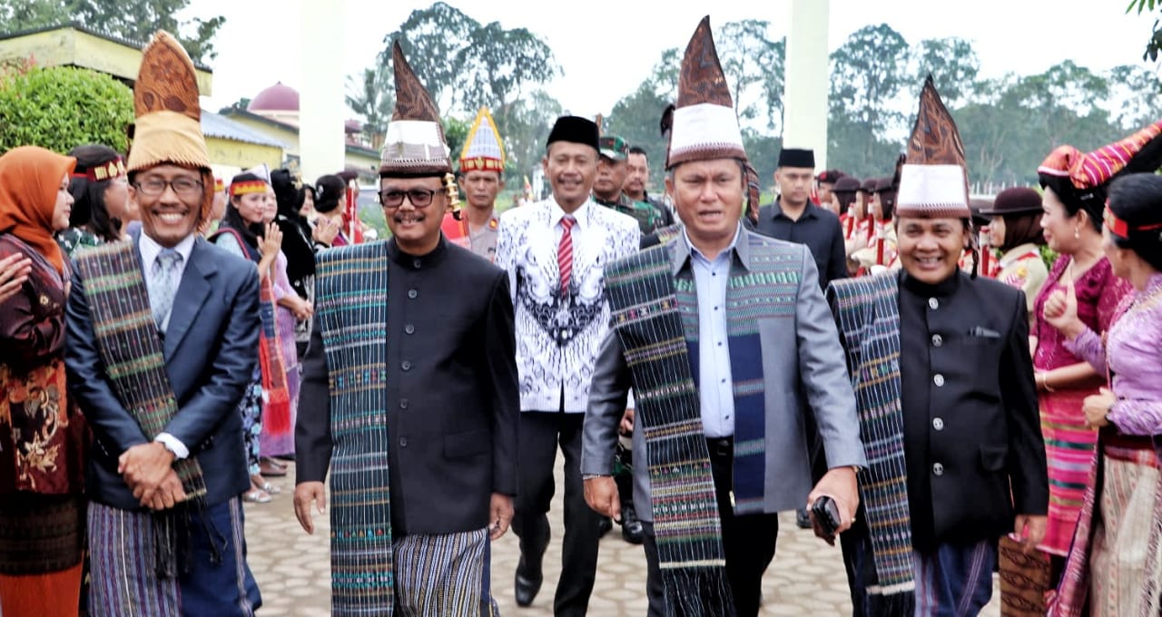 Dihadiri Wakil Bupati, Peringatan Hari Guru Nasional dan HUT PGRI Ke-78 Kabupaten Simalungun Digelar di SMPN 1 Gunung Malela