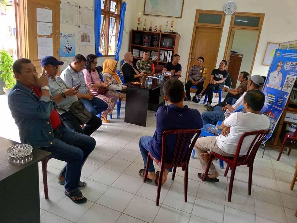 Polsek Siantar Martoba Mediasi Masalah Warga Dengan Pihak Perumahan Villa Viyata Yudha