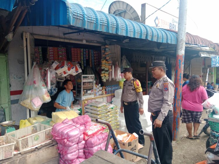 Polsek Siantar Utara Patroli Dialogis Pantau Harga Sembako