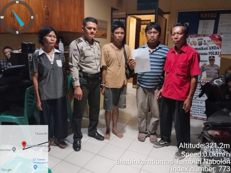 Polsek Siantar Martoba Selesaikan Dugaan Pengerusakan Makam Pekuburan Jalan Guppi Melalui Problem Solving Polsek Siantar Martoba Ka SPKT dan Bhabinkamtibmas selesaikan masalah pengerusakan melalui problem Solving