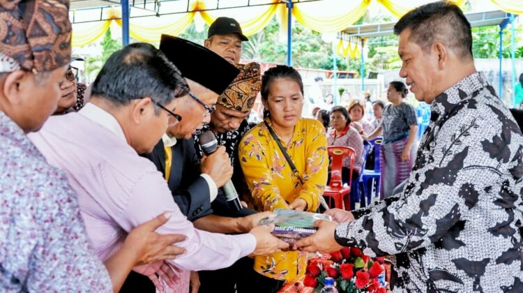 Bupati Simalungun: "Pangulu Harus Menjadi Pemimpin Yang Dapat Merangkul Masyarakat"
