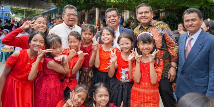 Bupati Simalungun Hadiri Peletakkan Batu Pertama Pembangunan Pastoran St Laurentius Brindisi