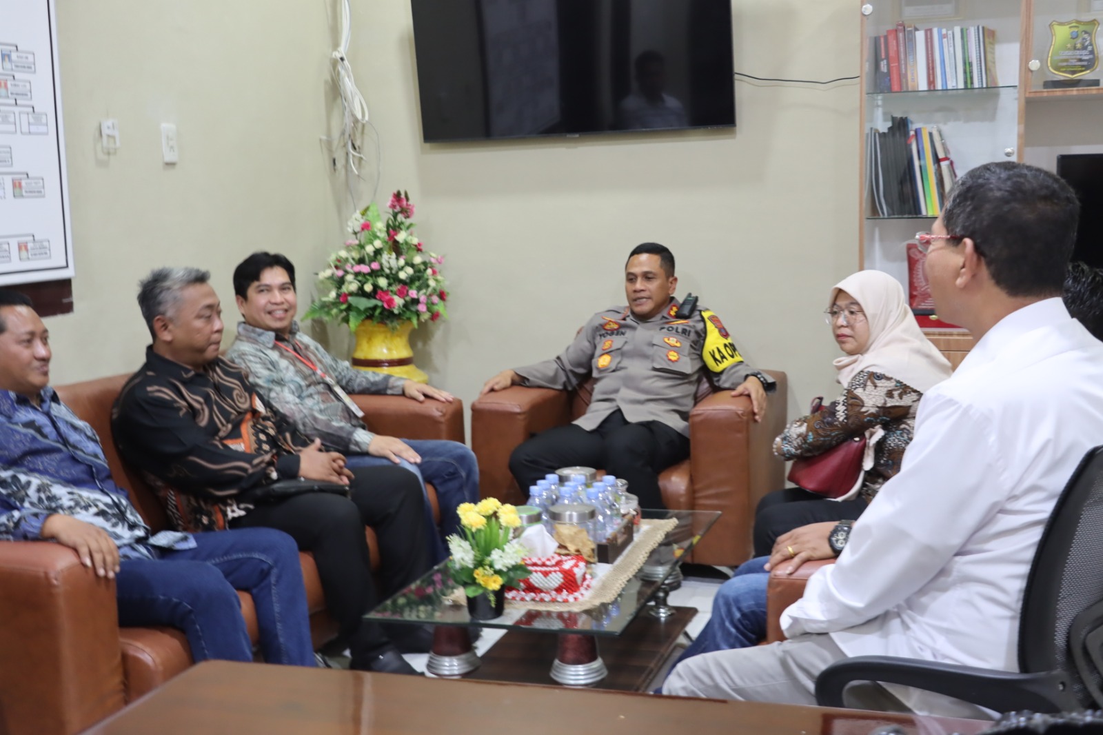 Kapolres Siantar Terima Audiensi Komisioner KPU Dalam Rangka Koordinasi Pengamanan Pemilu 2024 Kapolres Siantar Terima Audiensi Komisioner KPU Dalam Rangka Koordinasi Pengamanan Pemilu 2024
