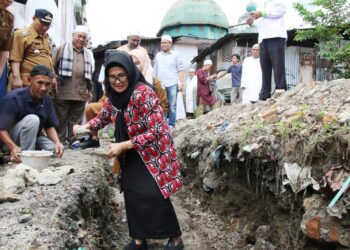 Wali Kota Letakkan Batu Pertama Renovasi Masjid Nurul Hikmah di Jalan Cipto Siantar