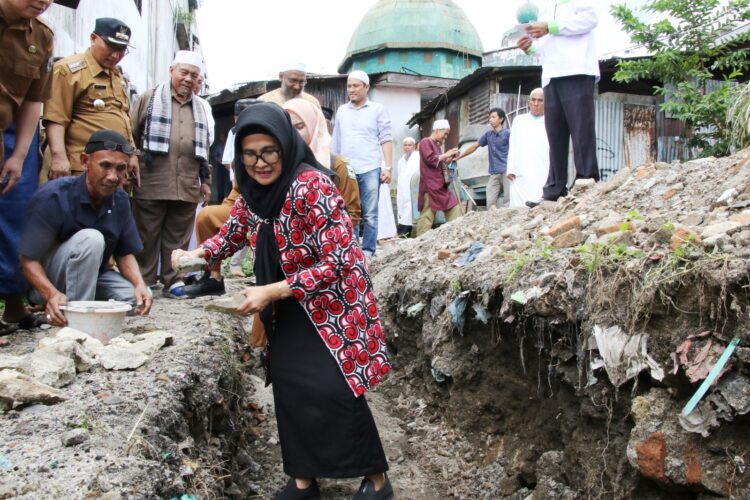 Wali Kota Letakkan Batu Pertama Renovasi Masjid Nurul Hikmah di Jalan Cipto Siantar