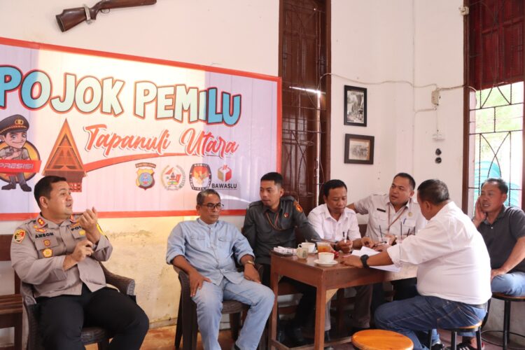 Diskusi Publik di Ruang Pojok Pemilu, Kapolres Dan Kajari Taput Bahas Aturan Kampanye 