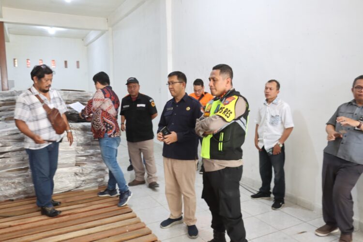 Kapolres Pematang Siantar Tinjau Kedatangan 797 Kotak Surat Suara Logistik Pemilu 2024 