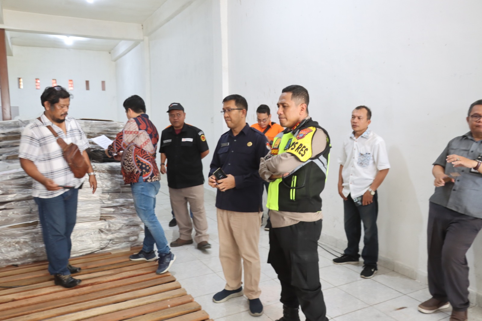 Kapolres Pematang Siantar Tinjau Kedatangan 797 Kotak Surat Suara Logistik Pemilu 2024 