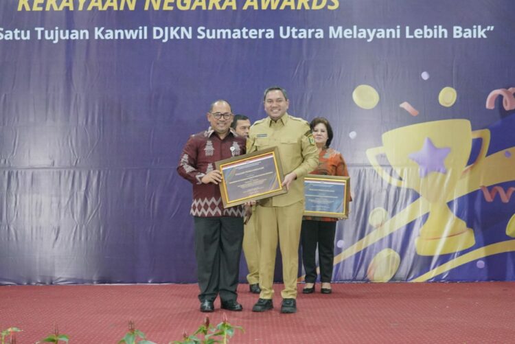 Bupati Pakpak Bharat Terima Penghargaan Terbaik Kedua dari Direktorat Jenderal Kekayaan Negara Sumut 