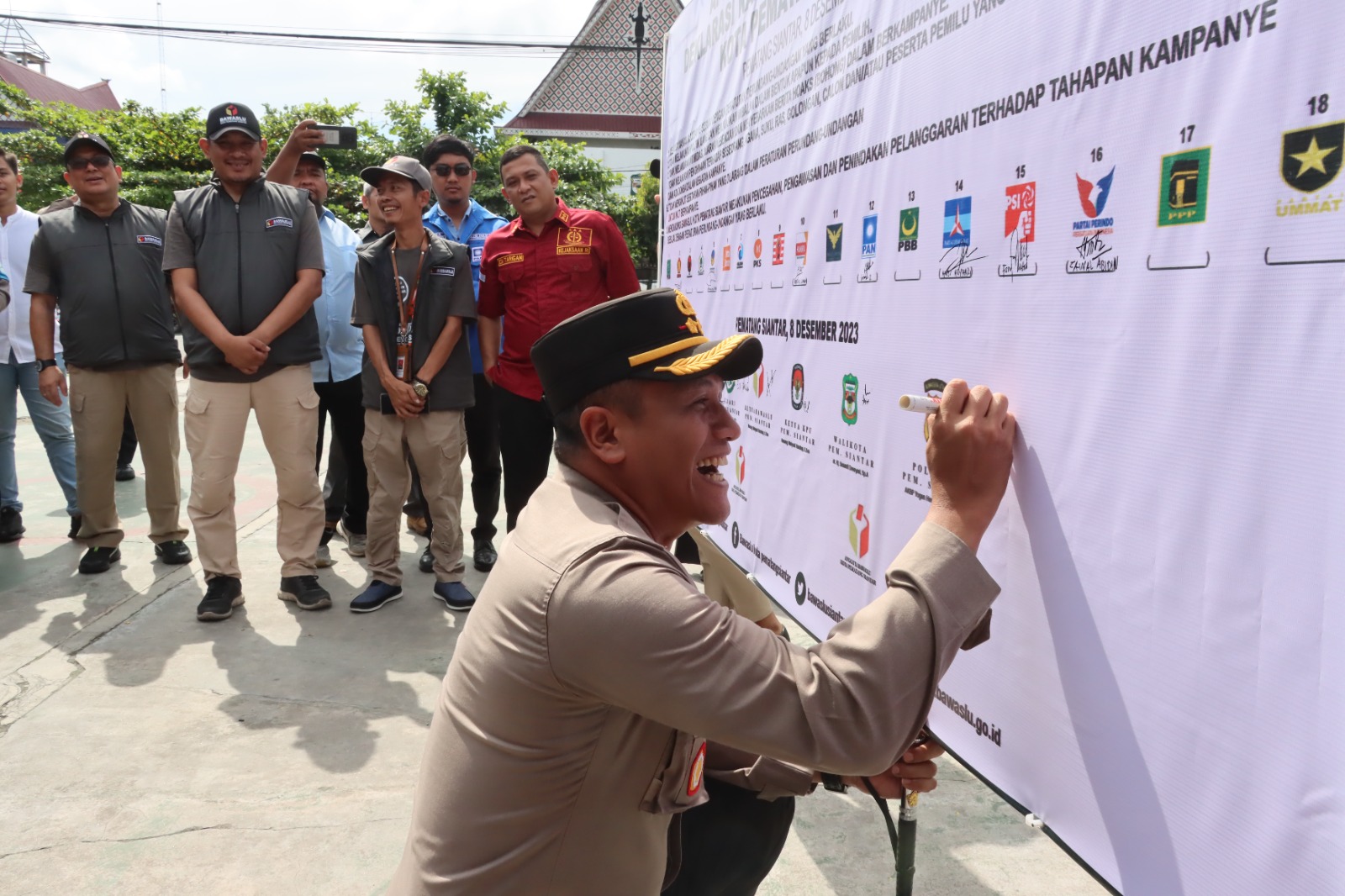 Kapolres Siantar Tandatangani Deklarasi Kampanye Damai Pemilu 2024 yang Digelar Bawaslu