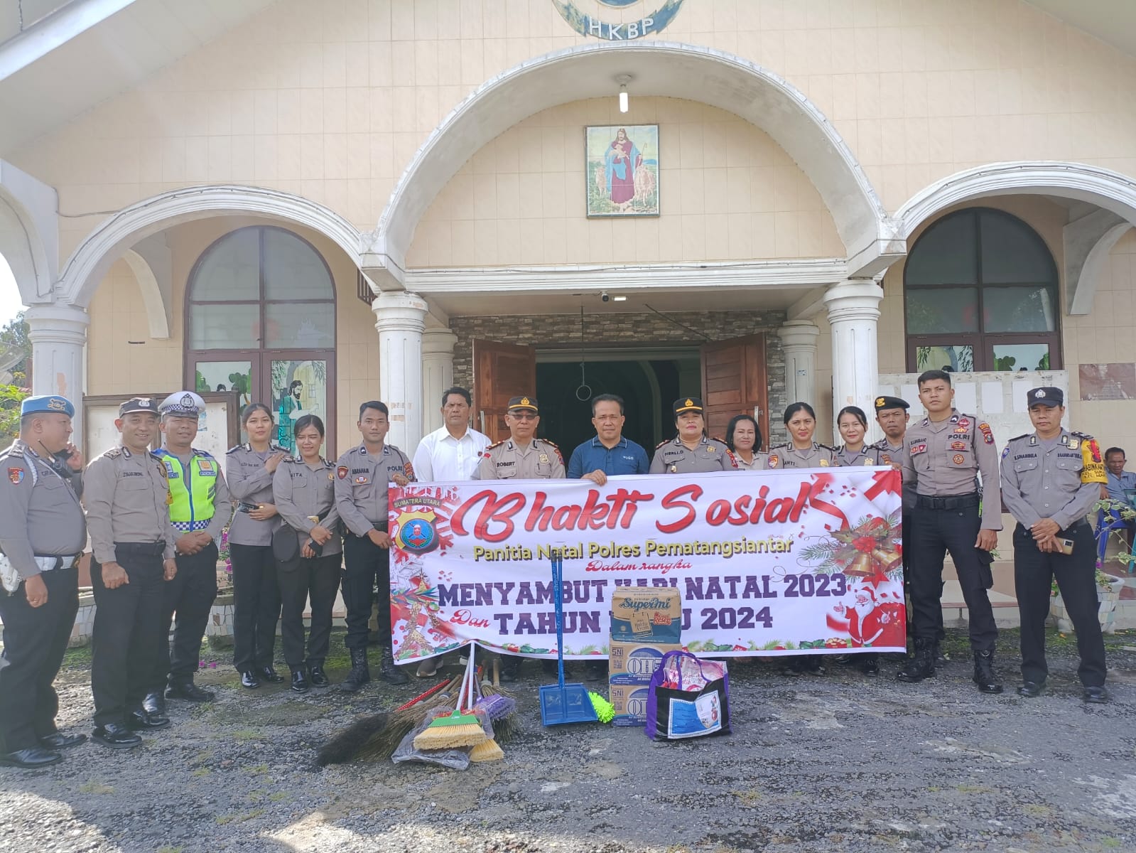Sambut Natal, Polres Pematang Siantar Gelar Baksos Di Gereja 