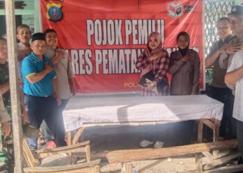 Polsek Siantar Barat Laksanakan Pojok Pemilu Kepada Warga Ciptakan Pemilu Damai