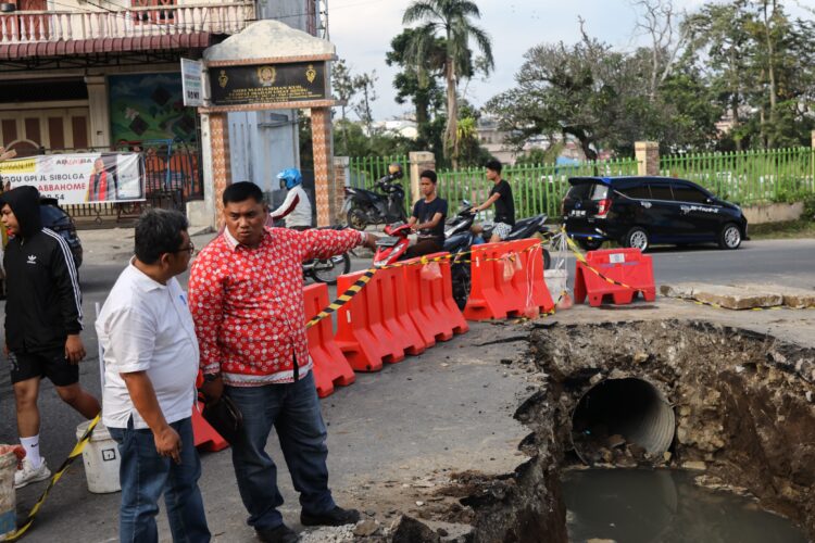 PUTR Kota Siantar Mulai Pengerjaan Perbaikan Jalan Dan Gorong-gorong di Jalan Sibolga 