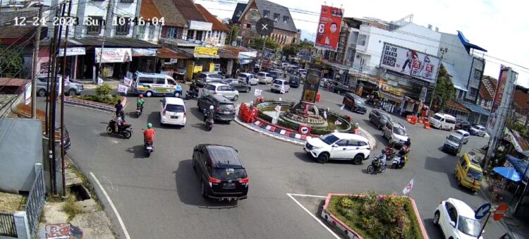 Humas Polres Pematang Siantar Monitor Arus Mudik Nataru Melalui CCTV