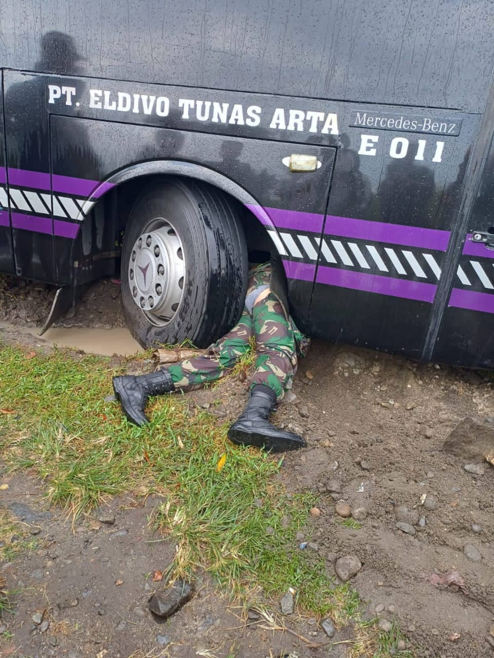 Berangkat Tugas ke Pospam, Babinsa Serbelawan Tewas Dilindas Bus Eldivo Berangkat Tugas ke Pospam, Babinsa Serbelawan Tewas Dilindas Bus Eldivo