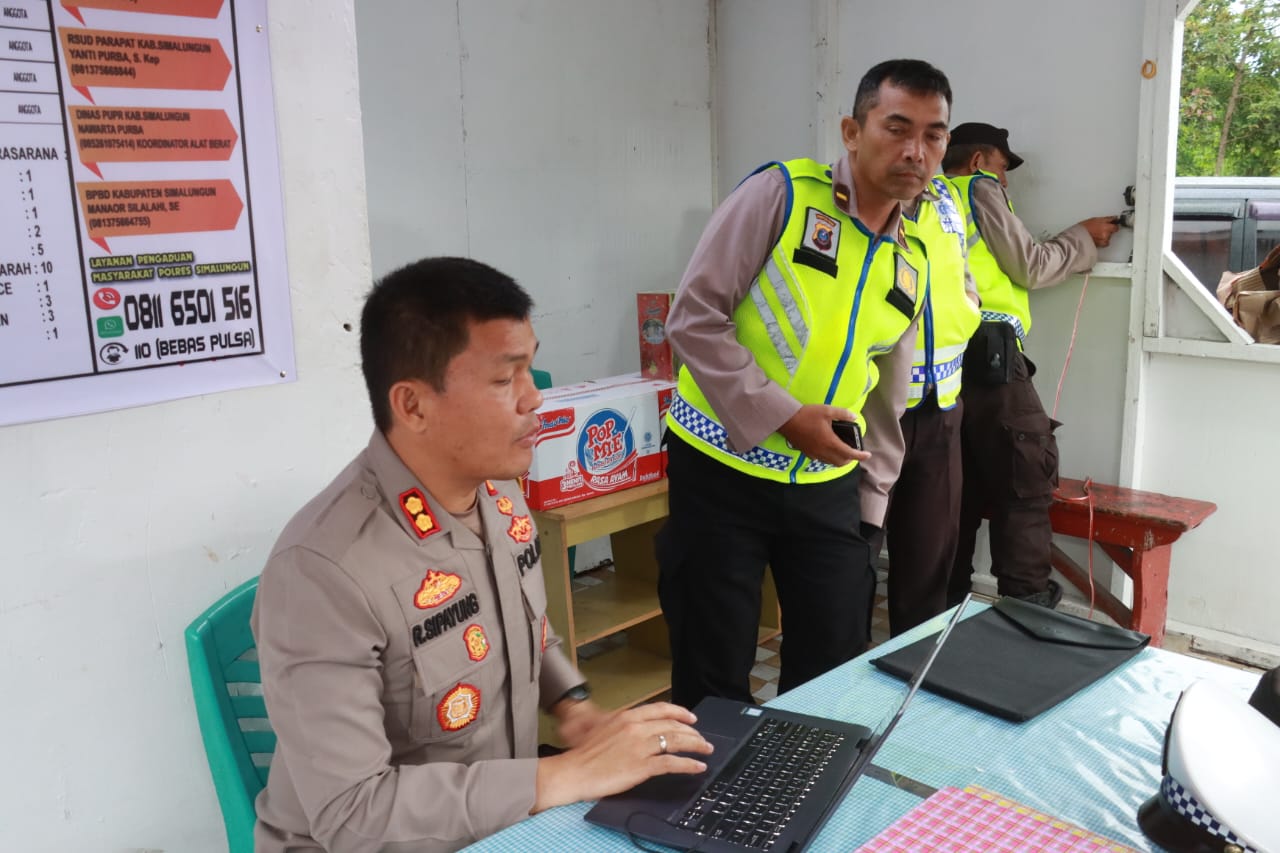 Kapolres Simalungun Pimpin Uji Petik Aplikasi SOT Polri Guna Optimalkan Operasi Lilin Toba 2023 Kapolres Simalungun Pimpin Uji Petik Aplikasi SOT Polri Guna Optimalkan Operasi Lilin Toba 2023