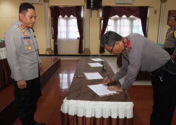 Kapolres Siantar Buka Sosialisasi Dipa, Penandatanganan Pakta Integritas Dan Penyerahan Rendisgar