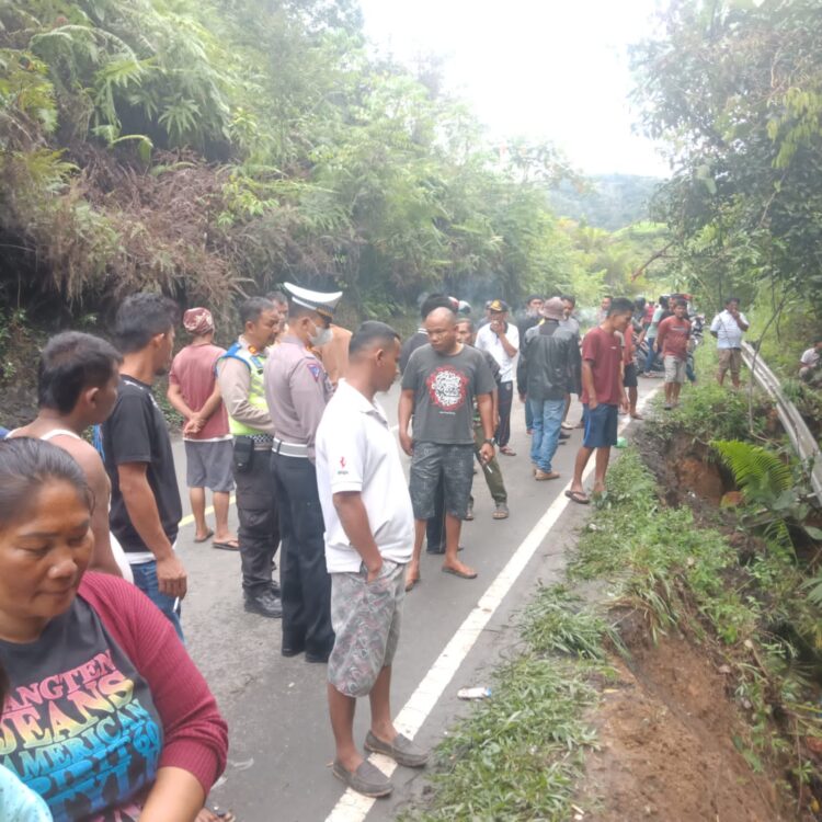 Bus Penumpang Sumatera Tapanuli Transfort Di Taput Terjun Kejurang, 2 Meninggal 11 Luka-Luka 