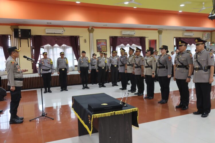 Kapolres Pematang Siantar Pimpin Sertijab 3 PJU dan Kapolsek Siantar Marihat