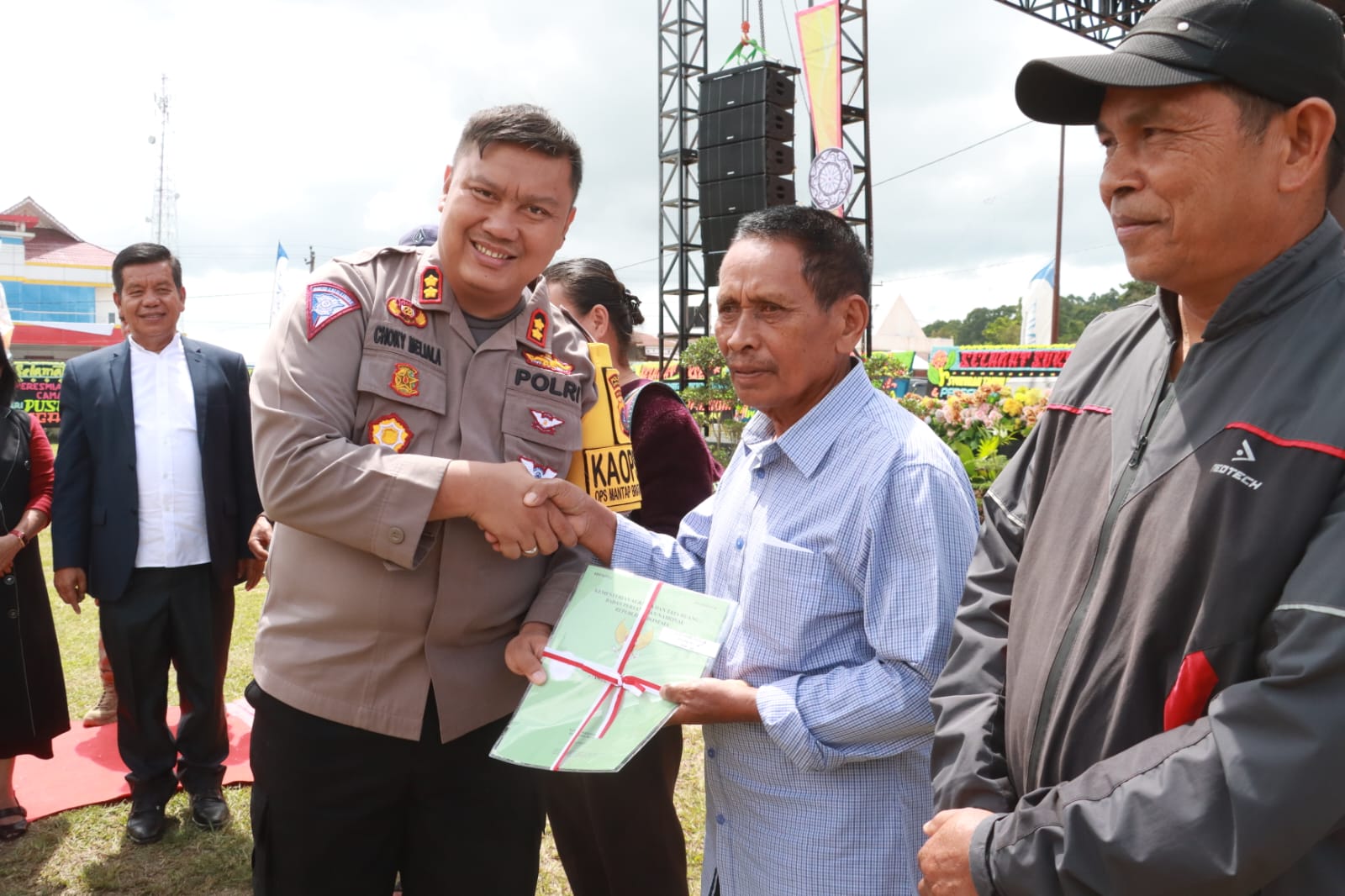 Kapolres Simalungun Hadiri Syukuran Tahun Baru 2024 dan Peresmian Kantor Camat Purba Kapolres Simalungun Hadiri Syukuran Tahun Baru 2024 dan Peresmian Kantor Camat Purba