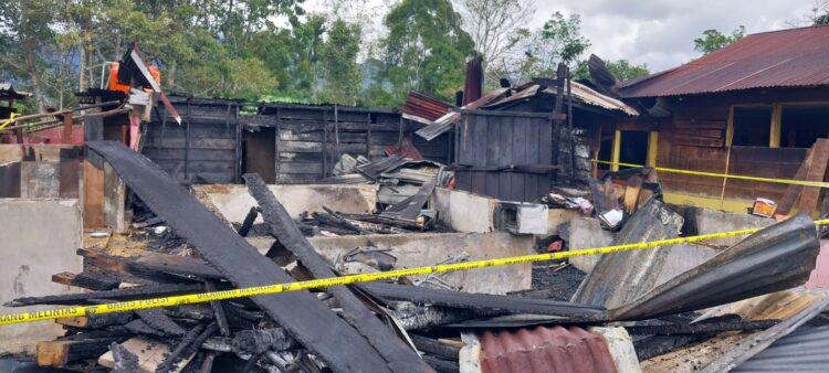 1 Unit Rumah Dan Sepeda Motor di Desa Sibalanga Taput Ludes Terbakar 