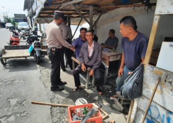 Sambangi Warga, Sat Binmas Polres Pematang Siantar Ngobrol Ringan Seputar Pemilu 2024 