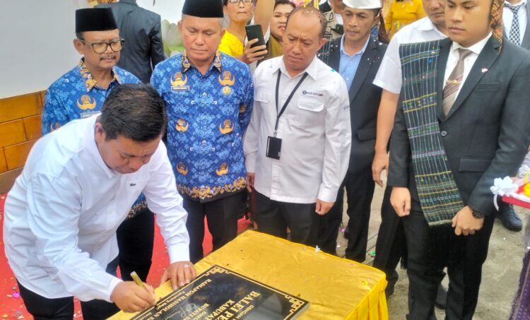 Bupati Simalungun Resmikan Balei Pelayanan BPKPD di Pamatang Raya Bupati Simalungun Resmikan Balei Pelayanan BPKPD di Pamatang Raya