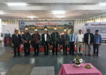 Deputi 2 Kepala Staf Kepresidenan, Abednego Tarigan Kunjungi SMK GKPS 2 Pematangsiantar