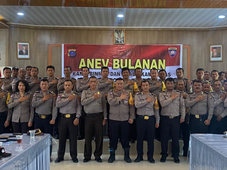 Kapolres Simalungun Pimpin Penguatan Peran Bhabinkamtibmas Dalam Analisis dan Evaluasi Bulanan