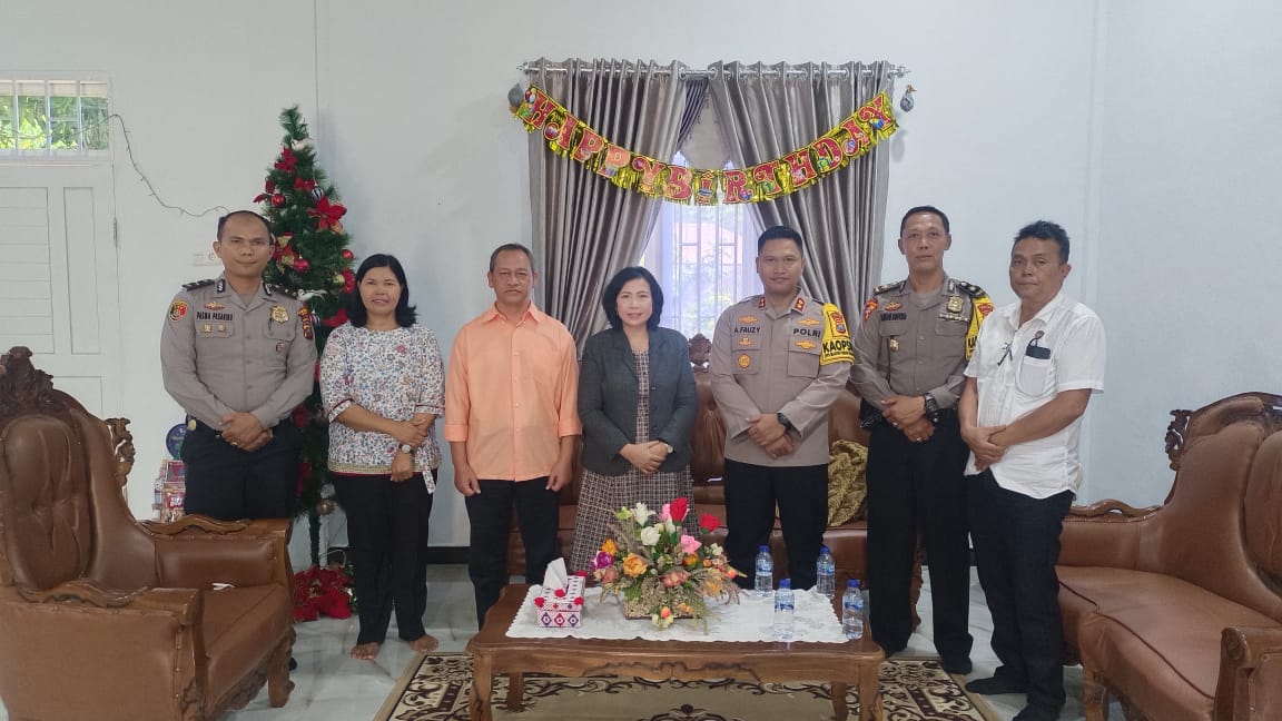 Silaturahmi Dengan Tokoh Agama, Kapolres Sibolga Kunjungi Praeses Distrik IX Sibolga, Tapanuli Tengah Dan Nias