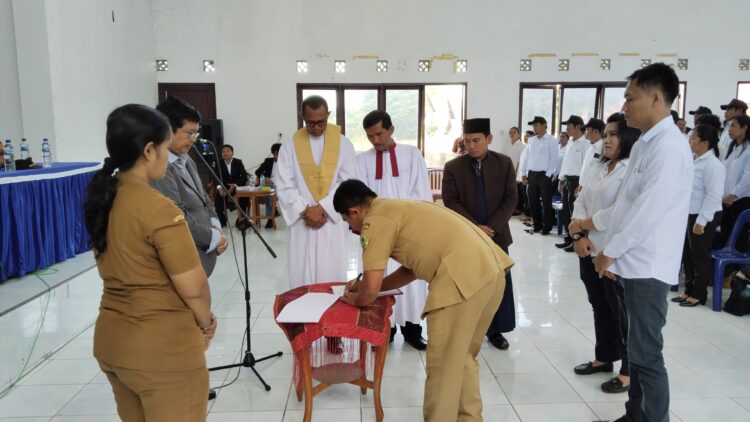 113 PTPS Resmi Dilantik Ketua Panwaslu Kecamatan Pangururan