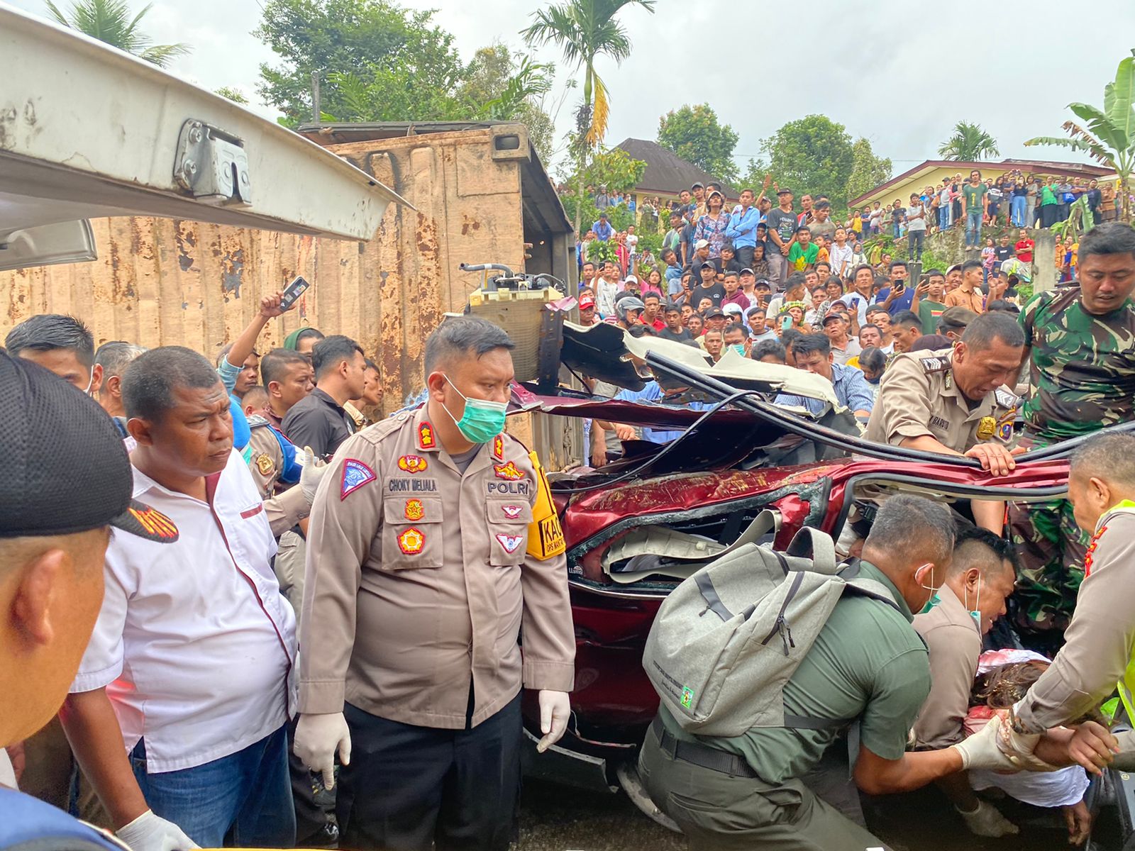 Tabrakan Beruntun di Simalungun, Kapolres Pimpin Evakuasi Korban  Meninggal Dunia 6 Orang 