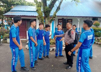 Kanit Binmas Polsek Siantar Utara Bekali Siswa SMA Negeri 2 Dampak Negatif Pergaulan Bebas 