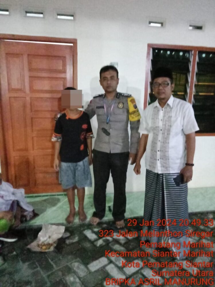 Polsek Marihat Bantu Pertemukan Anak Yang Kesasar Dengan Orangtua 