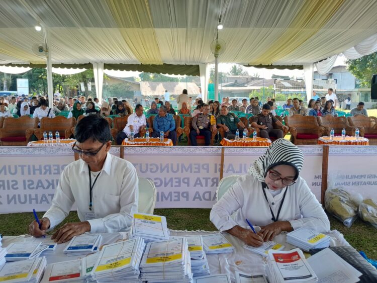 Polres Simalungun Pantau Simulasi Pemungutan Suara dan Pelatihan Aplikasi SiRekap 