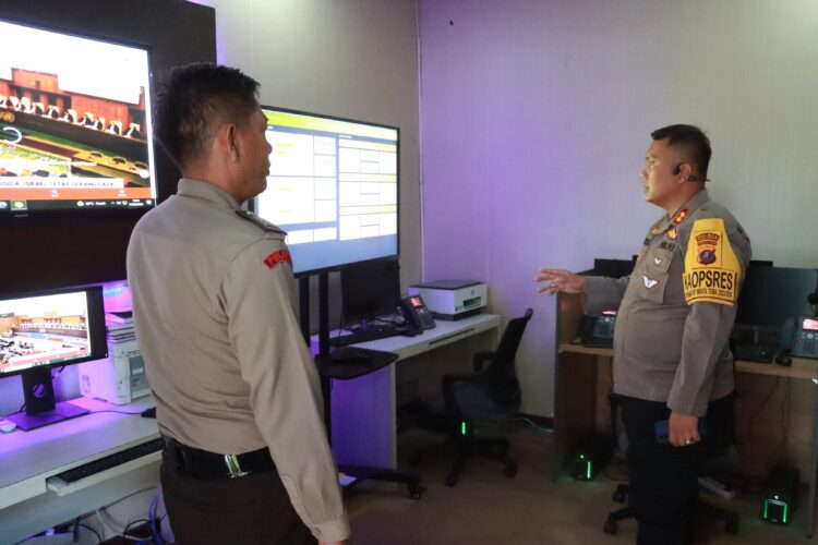Kapolres Simalungun Sidak Call Center 110 untuk Penguatan Sistem Pembinaan Internal