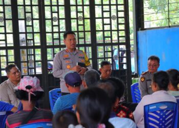 Kapolres Sibolga Dengarkan Curhat Para Pemulung di Hutabarangan