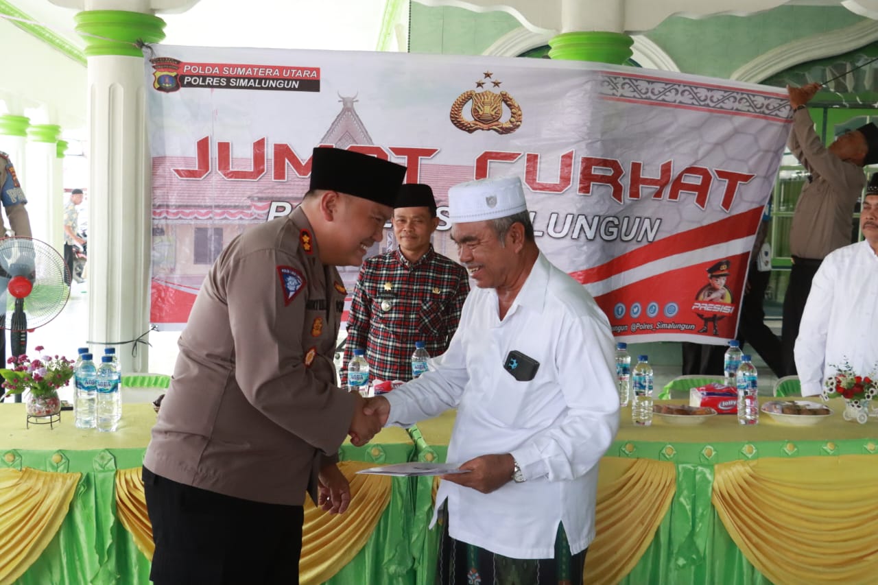 Kapolres Simalungun Ajak Masyarakat Curhat Jumat Dalam Optimalisasi Pelayanan Publik Kapolres Simalungun Ajak Masyarakat Curhat Jumat Dalam Optimalisasi Pelayanan Publik