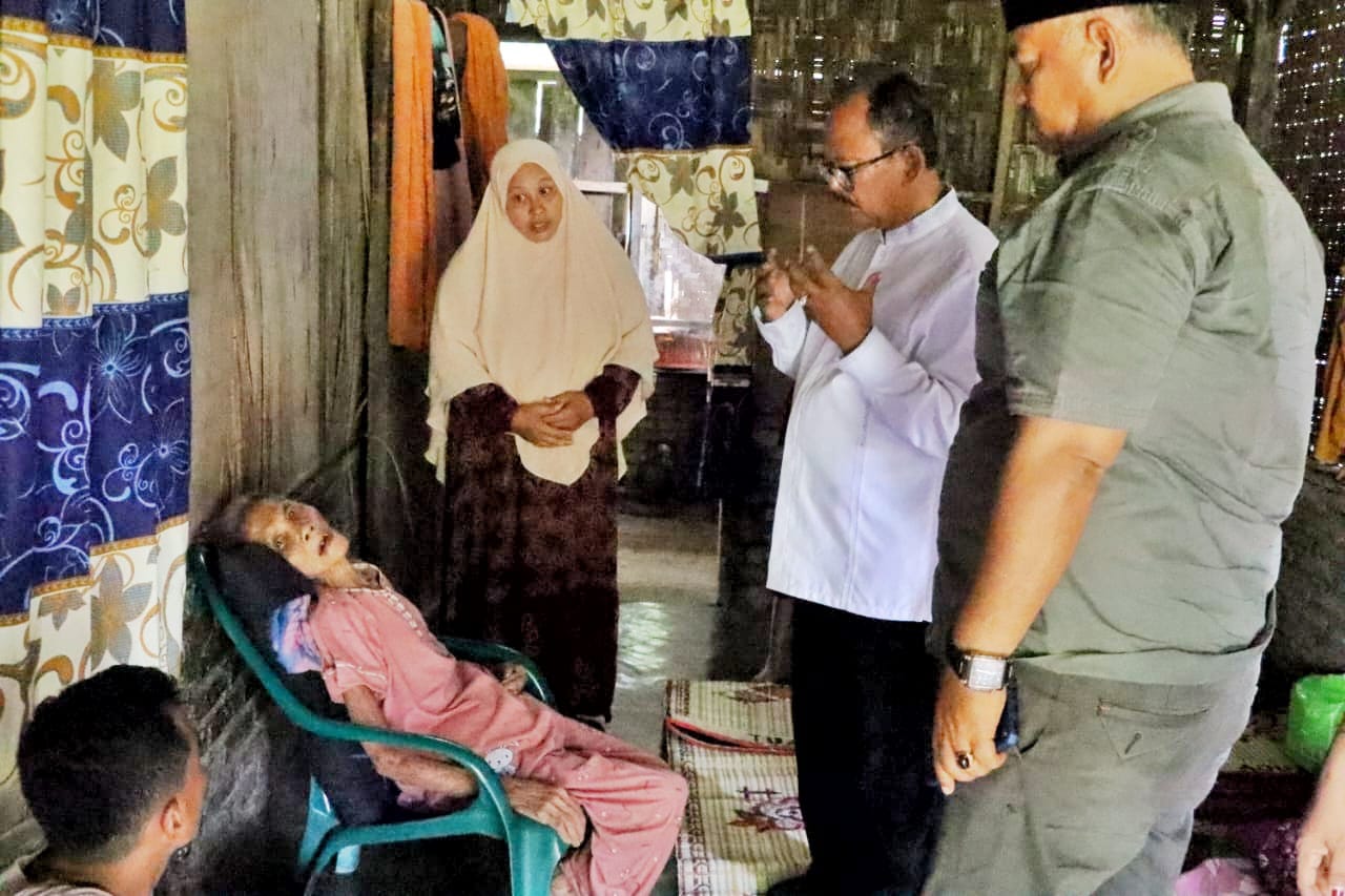 Respon Keluhan Warga, Wakil Bupati Simalungun Kunjungi Masyarakat Yang Butuh Pertolongan Respon Keluhan Warga, Wakil Bupati Simalungun Kunjungi Masyarakat Yang Butuh Pertolongan