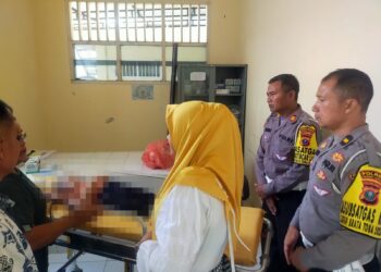 Kasat Lantas Polres Tapteng Kunjungi Korban Tanah Longsor Taput di RSUD Sibolga