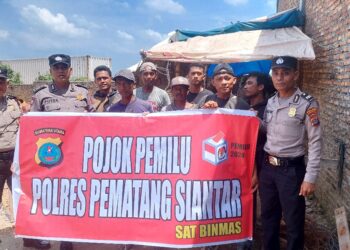 Sat Binmas Polres Pematangsiantar Laksanakan Pojok Pemilu di Perum Bintang Tambun Residen