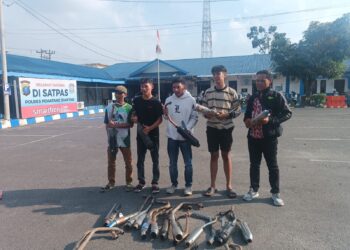 Kasat Lantas Polres Pematangsiantar Musnahkan 30 Knalpot Brong 