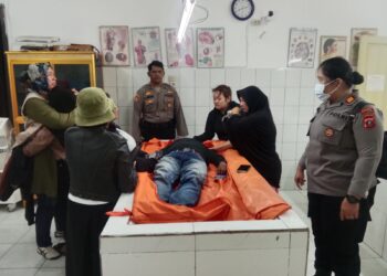 Polsek Siantar Utara Bantu Evakuasi Jasad Warga Simarito dari Hotel Flamboyan 