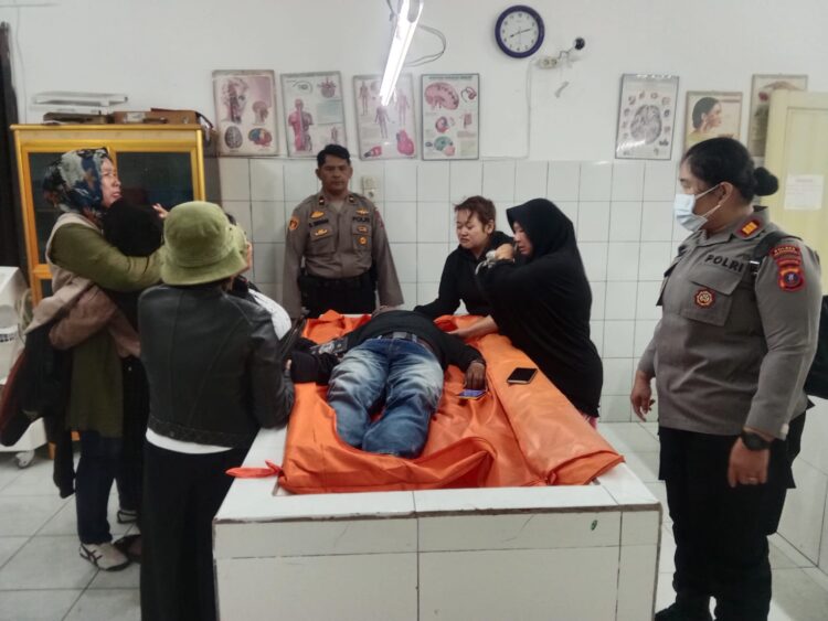 Polsek Siantar Utara Bantu Evakuasi Jasad Warga Simarito dari Hotel Flamboyan 