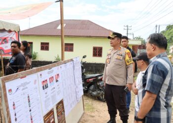 Cek Pengamanan TPS Pemilu 2024, Kapolres Tapteng Kapolres Tapteng: "Situasi Aman dan Kondusif"
