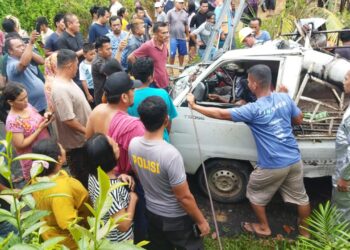 Tiang Listrik Tumbang, Timpa Mobil Yang Melintas Satu Korban Meninggal Dunia di Sorkam Barat