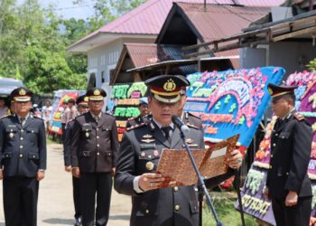 Kapolres Tapteng Pimpin Upacara Pemakaman Alm Aiptu Sofian Harianto, Korban Laka Lantas