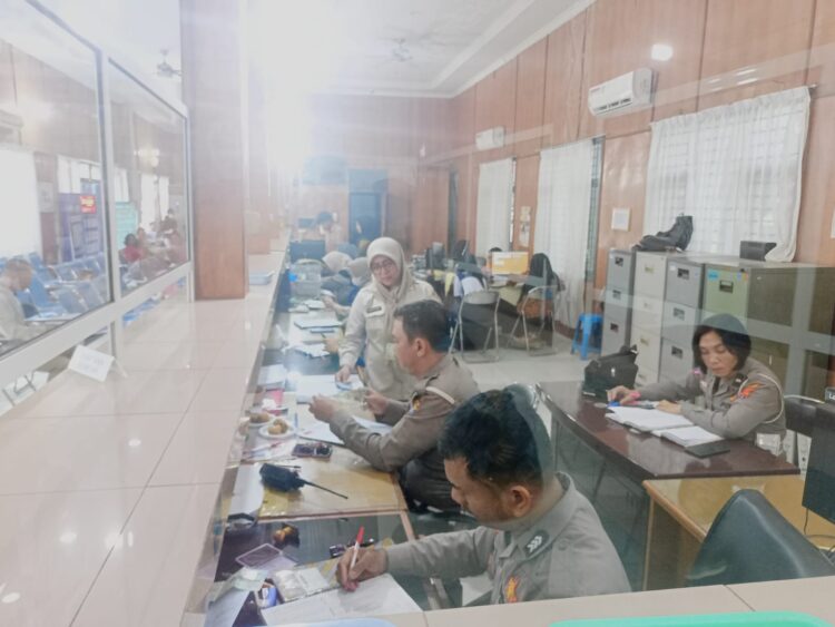 Regident Sat Lantas Polres Pematangsiantar Laksanakan Pelayanan Publik
